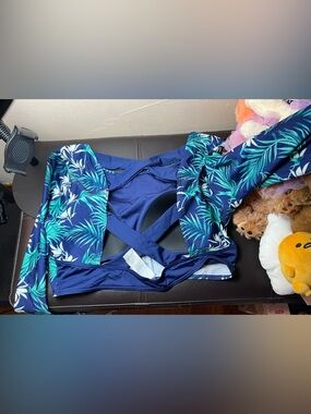 Cupshe Kaya Blue Tropical Crisscross Back Long Sleeve Bikini Women's Size NEW
